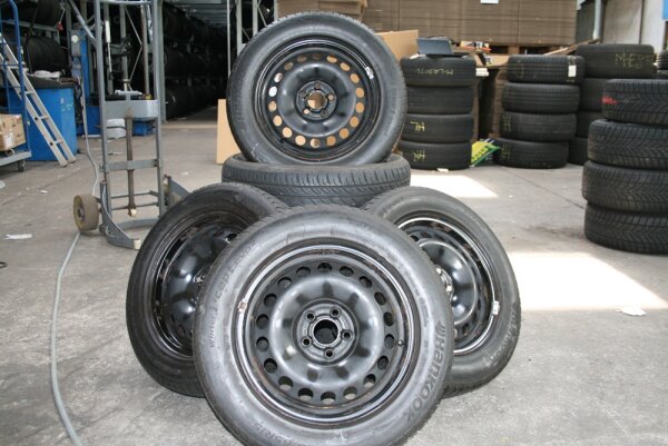 15" VW Stahlfelgen + Winterreifen Polo VI (AW)