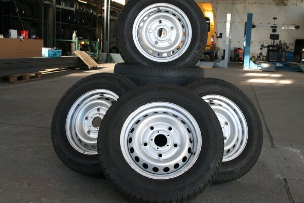 15" Ford Stahlfelgen + Winterreifen Transit IV, Maxus Deliver 7
